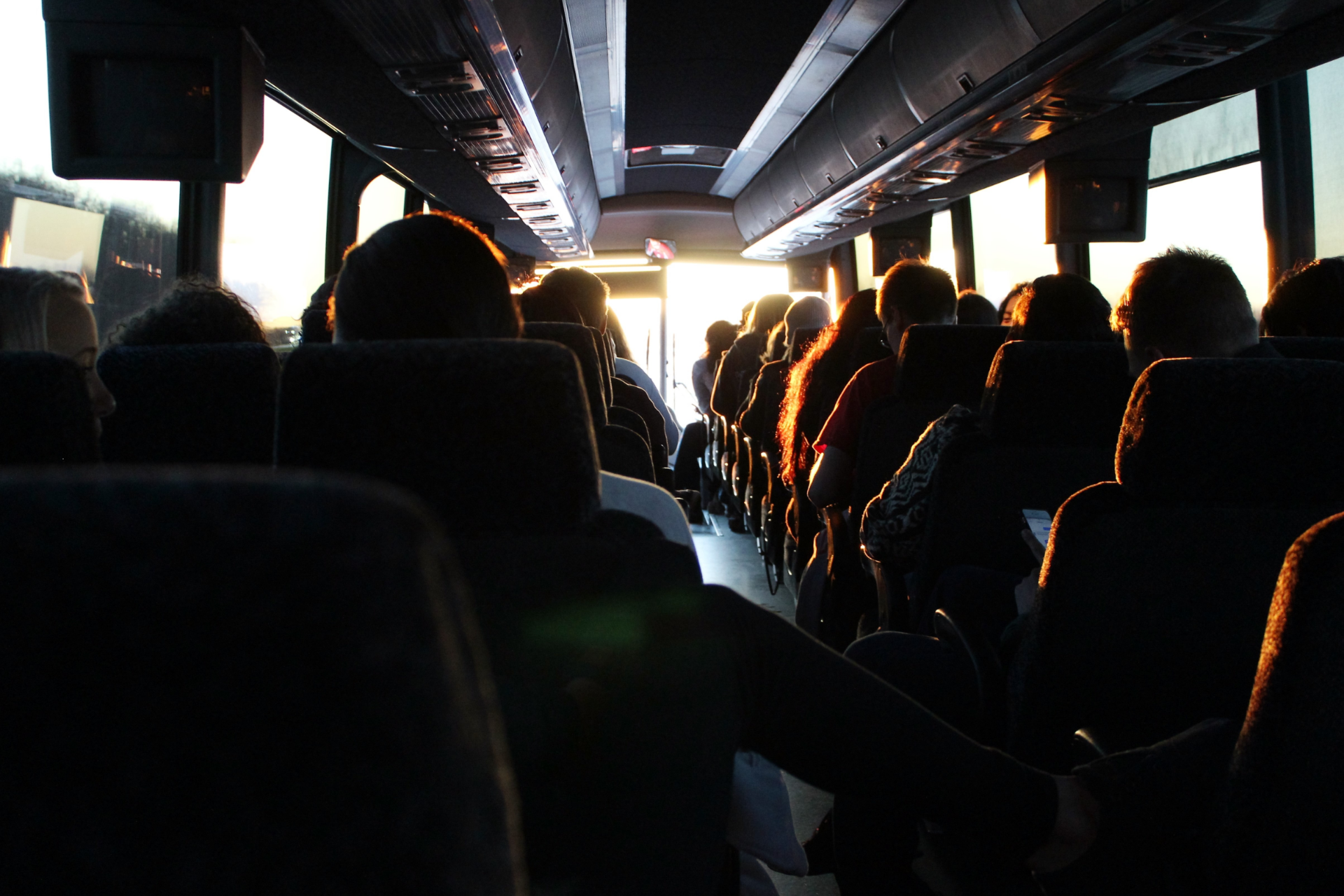 Finanziamento a fondo perduto rivolto alle imprese di trasporto turistico con bus coperti